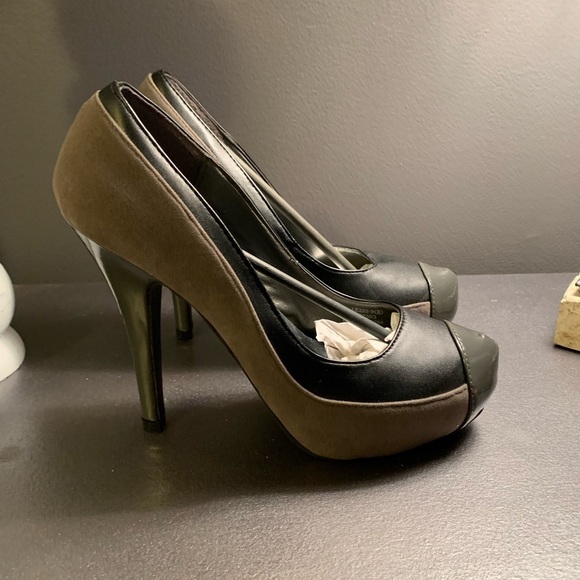 SOS Shoes of Soul 2-toned black/gray heels 🔴 - Picture 2 of 9